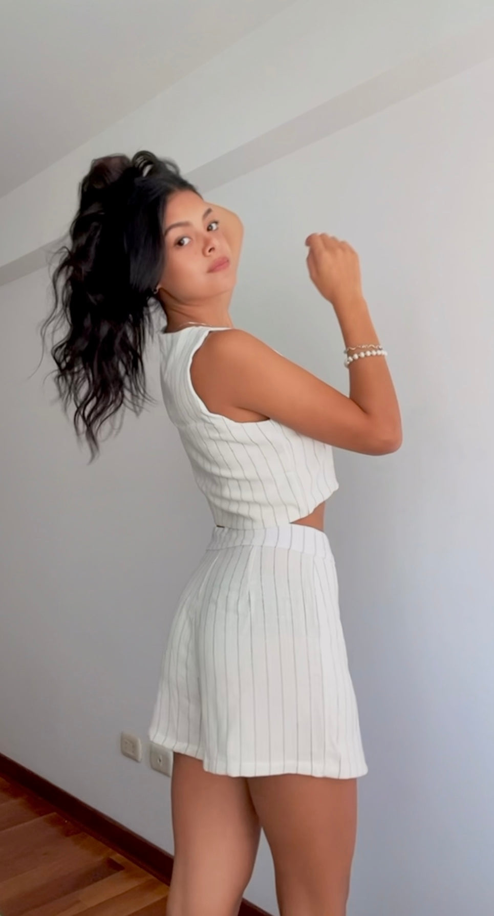 Set Emilia